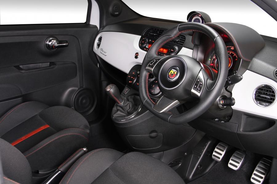 Торпедо Abarth 500 esseesse 2012 года  (ZA) (фото 14 из 16)